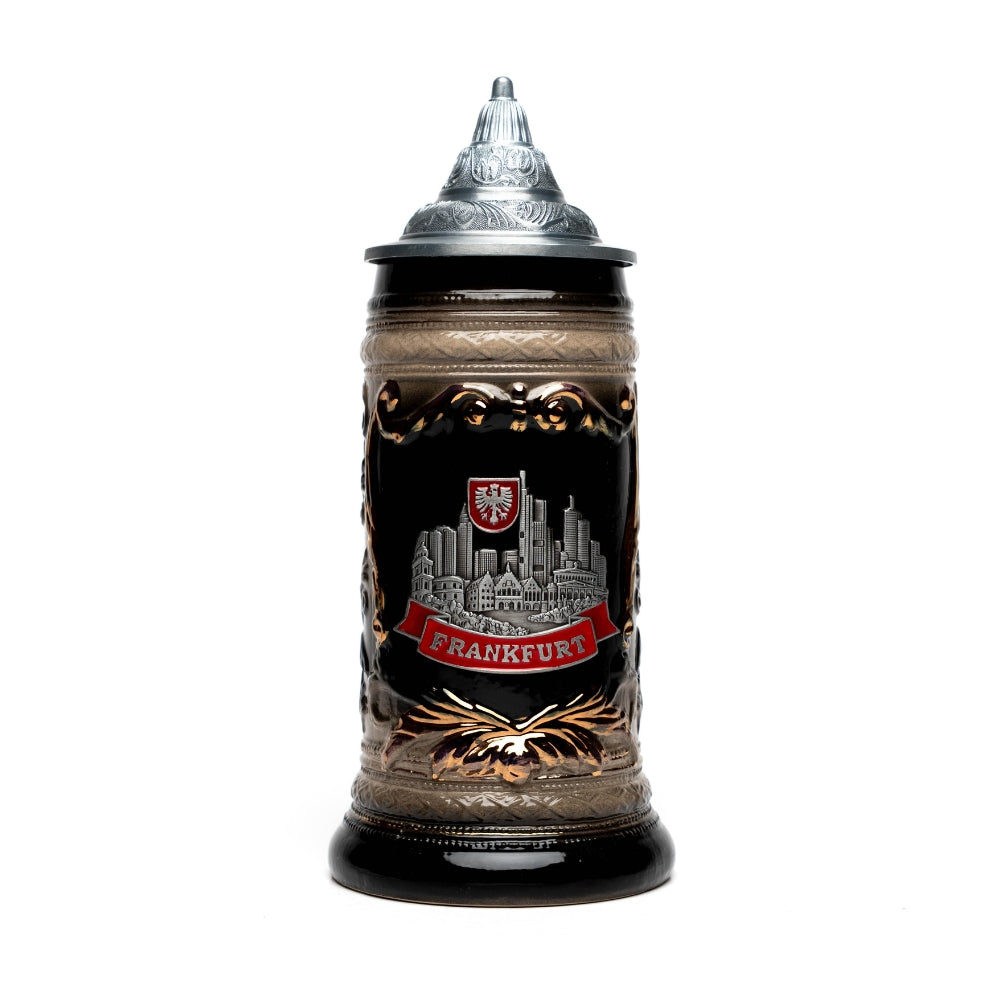 Großer Bierkrug mit Frankfurt-Plakette – traditionelles Deutschland Souvenir