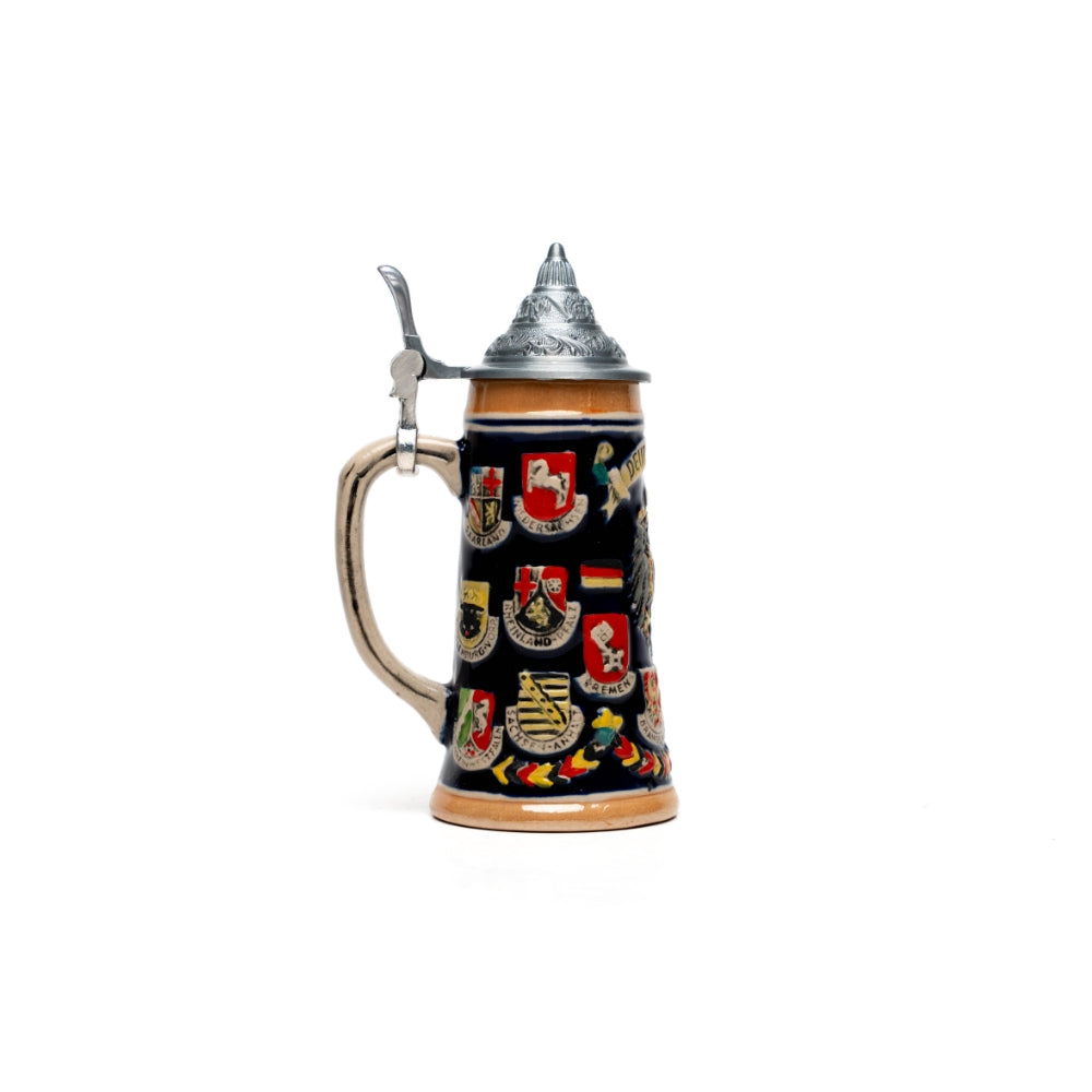 Kleiner Bierkrug mit Deutschland-Wappen – traditionelles Deutschland Souvenir