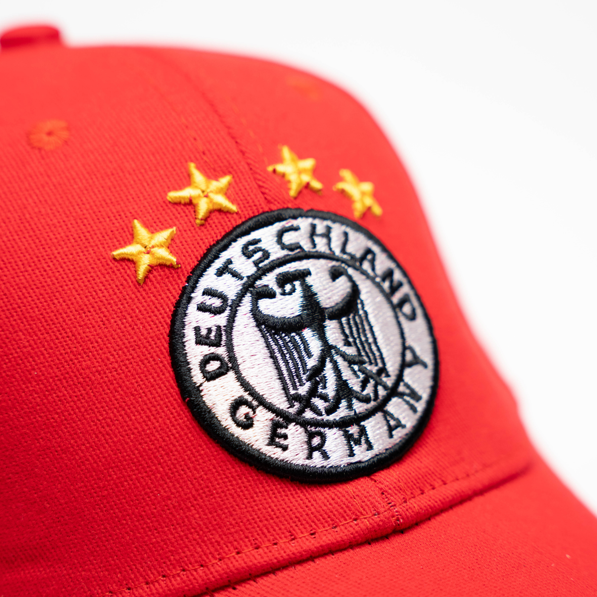Rote Cap mit vier Sternen und Deutschland Wappen – Deutschland Souvenir