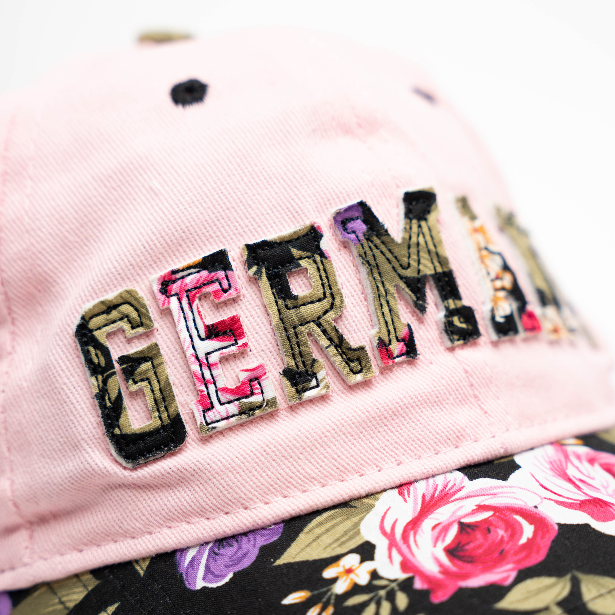 Rosa Cap mit Germany-Schriftzug und Blumenmotiv – Deutschland Souvenir
