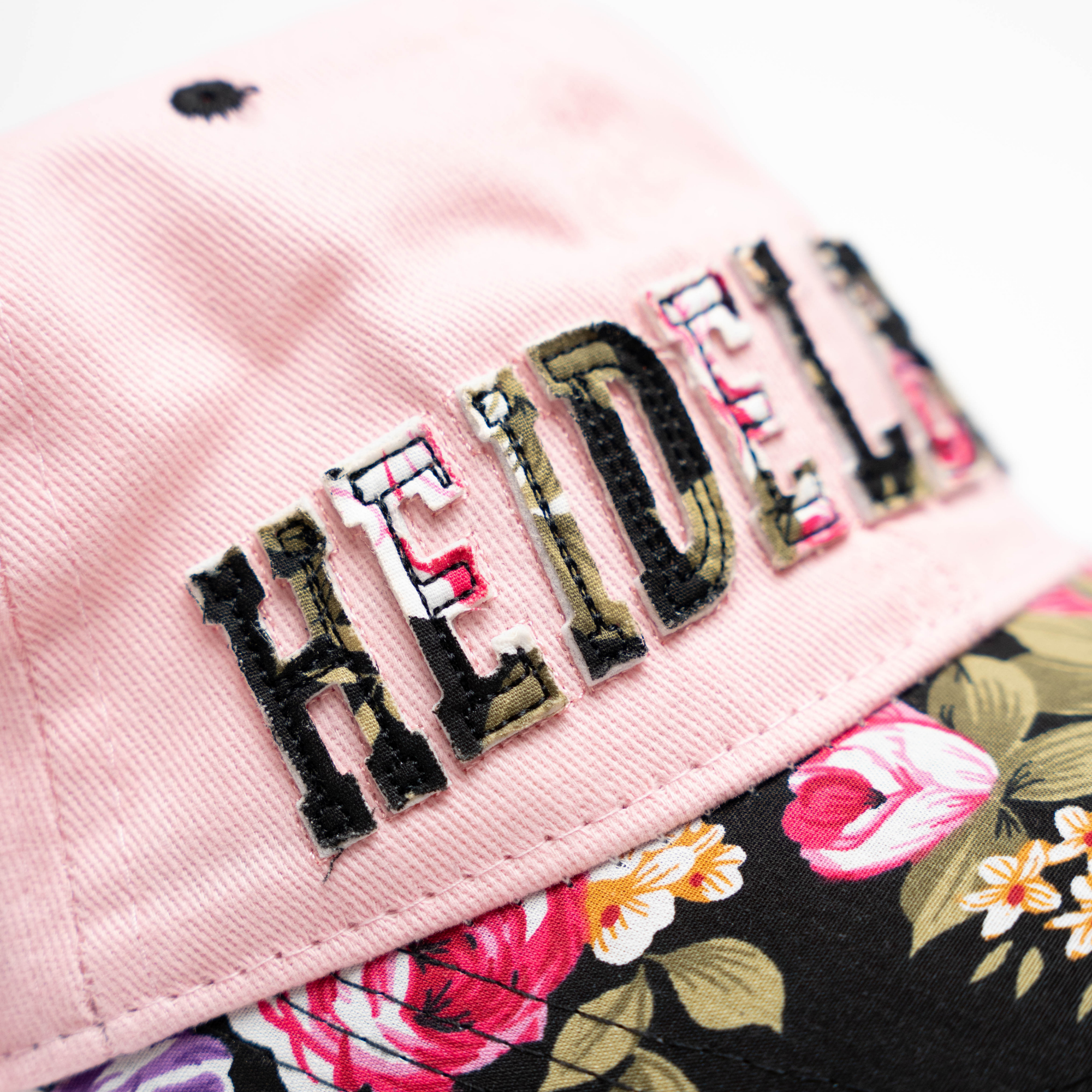 Rosa Cap mit Heidelberg-Schriftzug und Blumenmotiv – Deutschland Souvenir