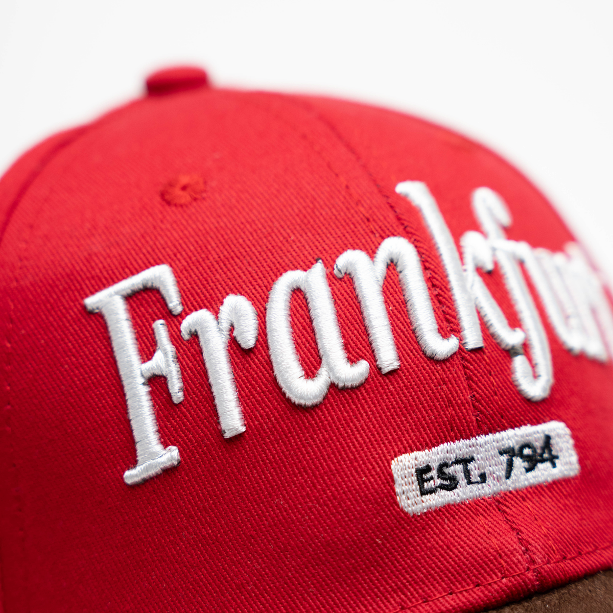 Amend Souvenir Rote Leder-Cap mit Frankfurt-Wappen – Deutschland Souvenir