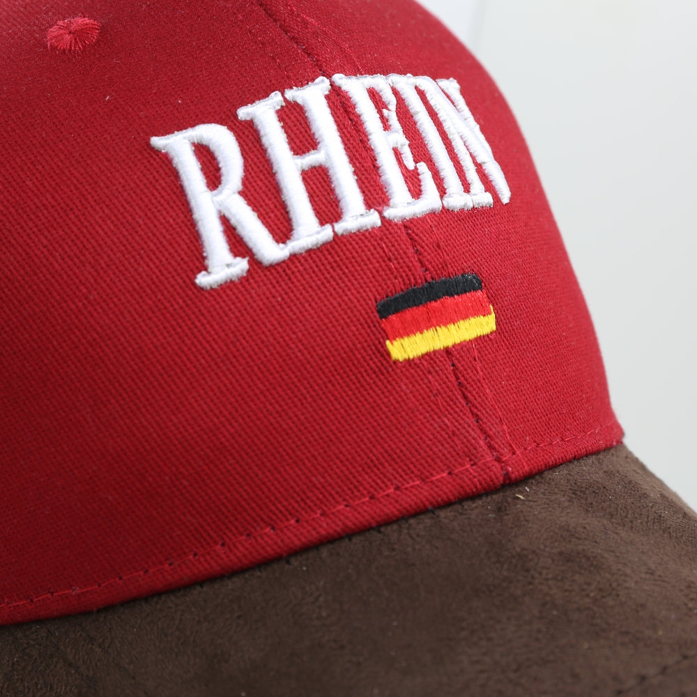 Amend Souvenir Rote Leder-Cap mit Rhein-Motiv auf der Vorderseite – Germany Souvenir