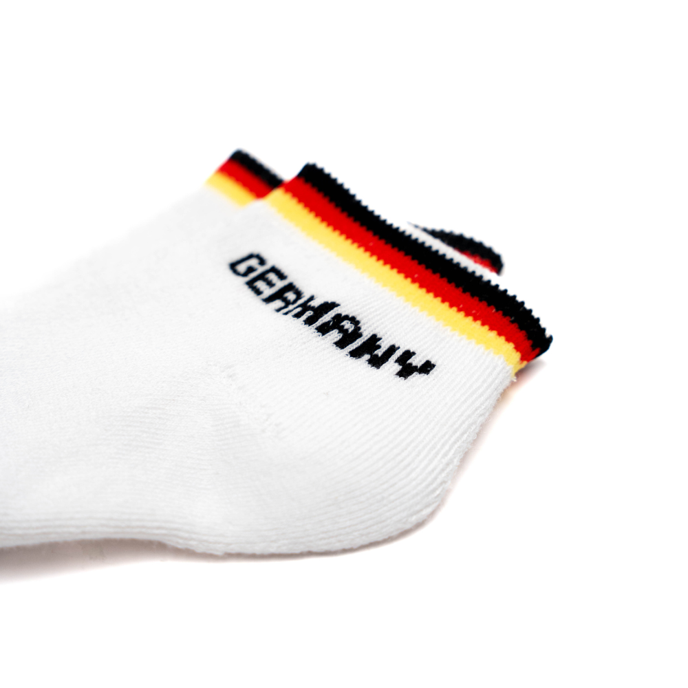 Weiße Socken mit Deutschland-Design – Deutschland Souvenir – Hauptansicht