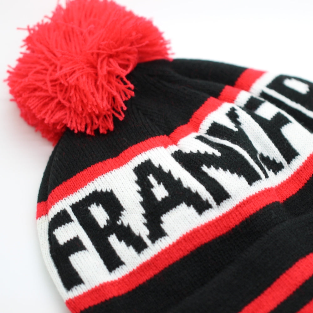 Rote Pudelmütze mit Frankfurt-Wappen – Wintermütze Deutschland Souvenir