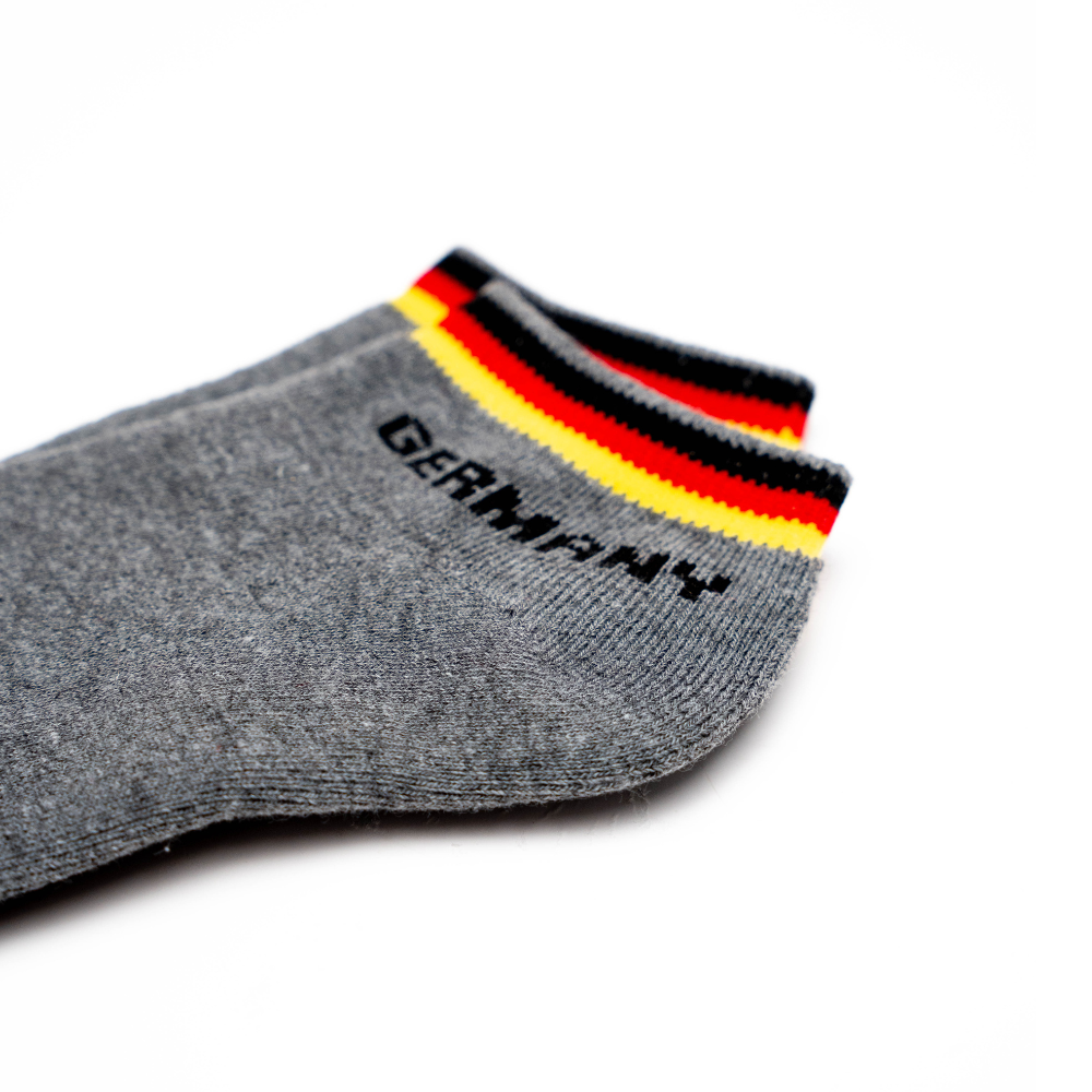 Graue Socken mit Deutschland-Design – Deutschland Souvenir – Hauptansicht
