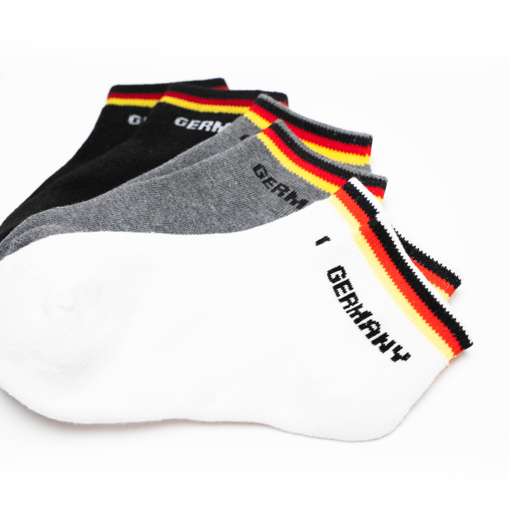 Weiße Socken mit Deutschland-Design – Deutschland Souvenir – Hauptansicht